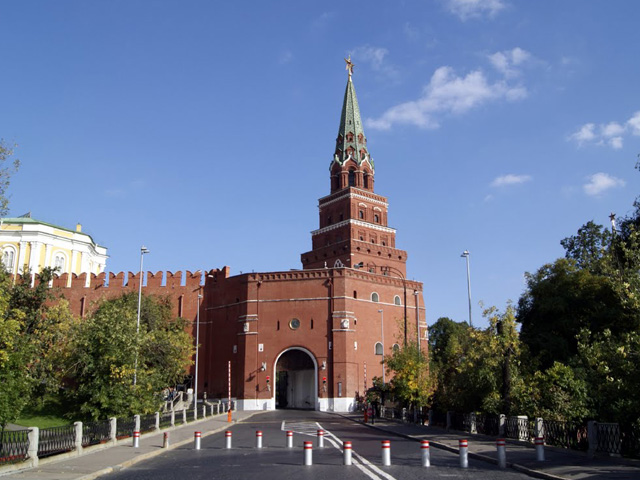 Боровицкие ворота Кремля