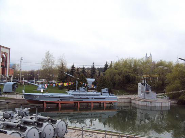 Музей военной техники под открытым небом в Парке Победы
